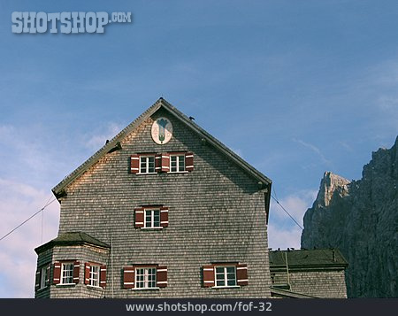 
                Berghütte                   