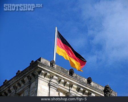 
                Deutschland, Fahne, Reichstag                   