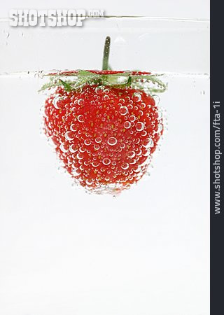 
                Erdbeere, Luftblasen                   