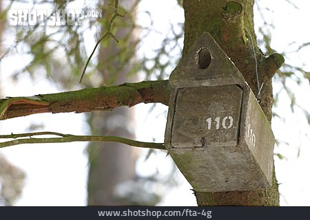 
                Vogelgrippe, Vogelhaus, Notrufnummer                   