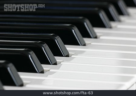 
                Klavier, Klaviatur                   