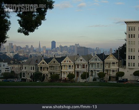 
                San Francisco, Reihenhaus, Aussicht                   
