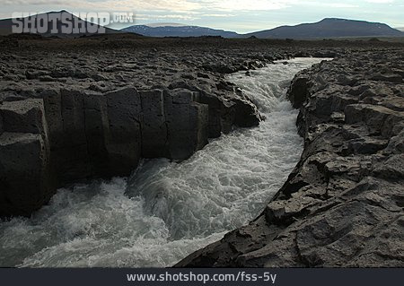 
                Island, Gletscherfluss, Wasserkraft                   
