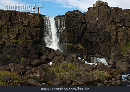 
                Wasserfall, Felsen, Island                   