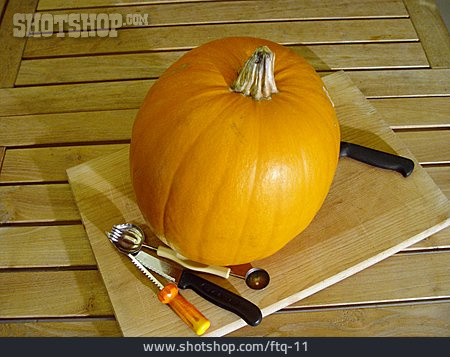 
                Werkzeug, Messer, Kürbis, Halloween                   