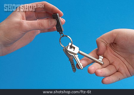 
                Hände, Schlüssel, Schlüsselübergabe                   