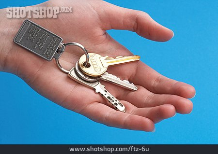 
                Hand, Schlüssel, Schlüsselübergabe                   
