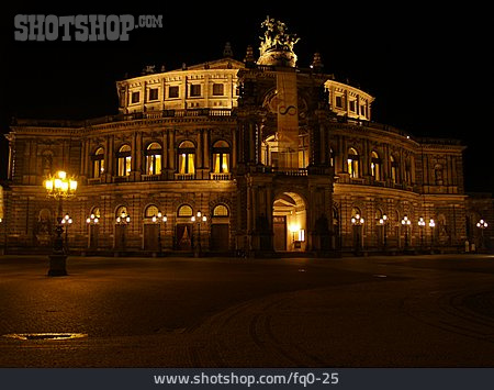 
                Dresden, Semperoper, Opernhaus                   
