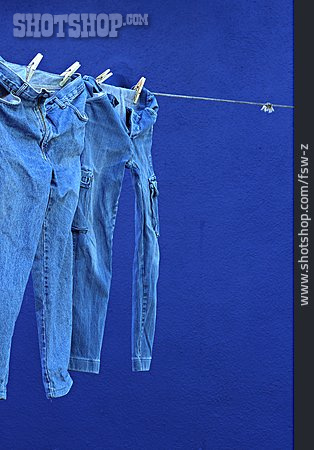 
                Blau, Jeans, Wäscheleine                   