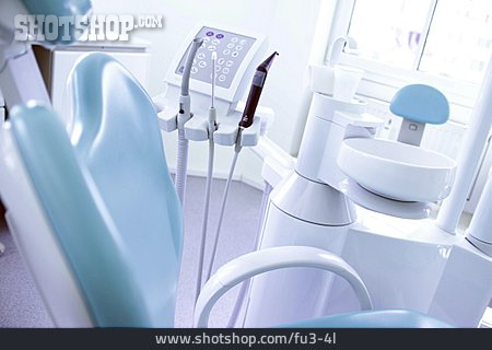 
                Instrumente & Geräte, Behandlungsraum, Zahnarztpraxis                   