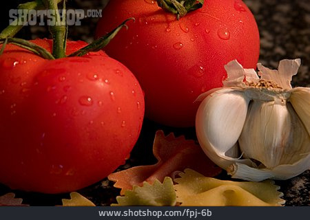 
                Knoblauch, Tomaten                   