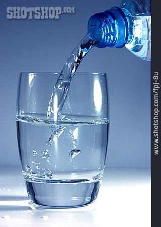 
                Wasser, Glas, Flasche                   