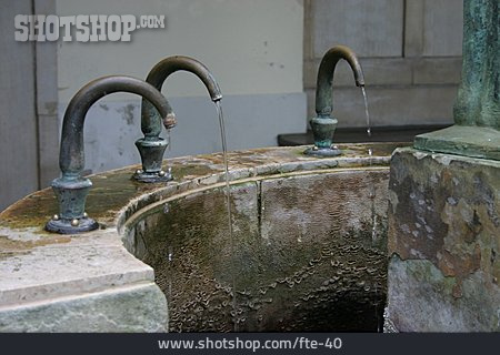 
                Brunnen, Heilwasser, Mineralbrunnen                   