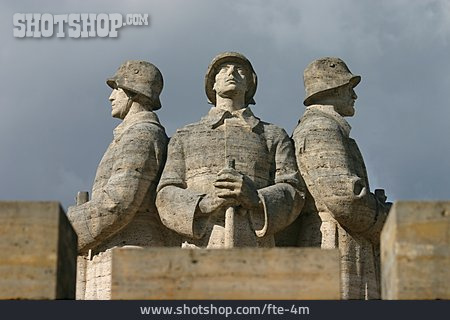 
                Denkmal, Soldat, Kriegerdenkmal, Ehrenmal                   