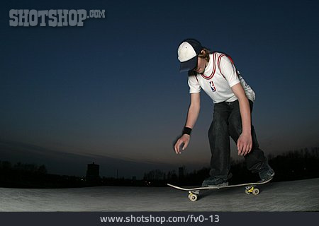 
                Junge, Fahren, Skateboard                   