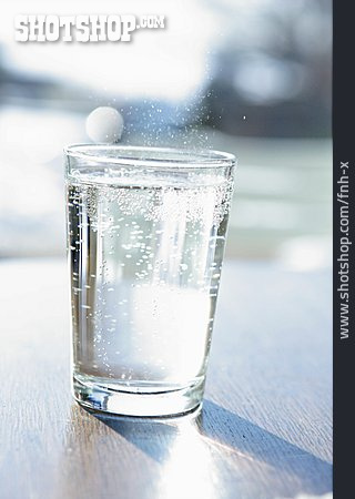 
                Wasser, Glas, Mineralwasser                   