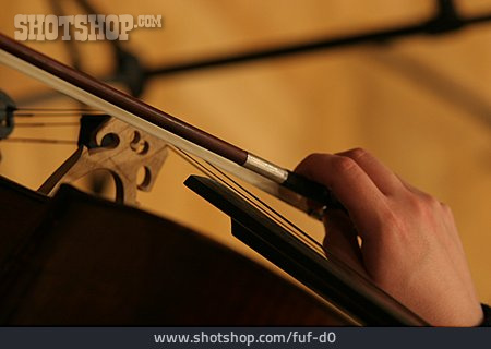 
                Detailaufnahme, Hand, Cello                   