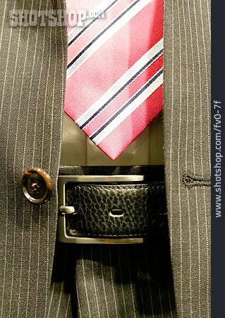 
                Elegante Kleidung, Krawatte, Jackett                   