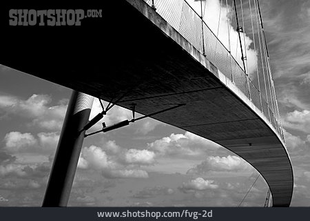 
                Hängebrücke                   