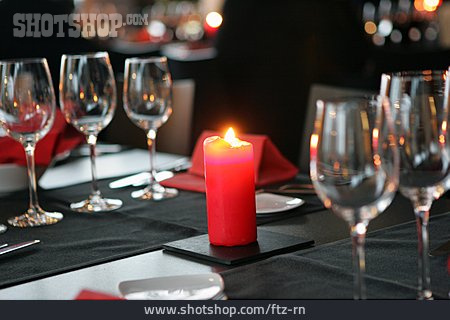 
                Kerzenschein, Festtafel                   