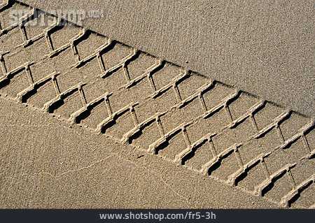 
                Sand, Abdruck, Reifenspur, Reifenprofil                   