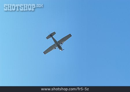 
                Flugzeug, Propellerflugzeug                   