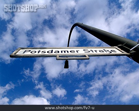 
                Straßenschild, Potsdamer Straße                   