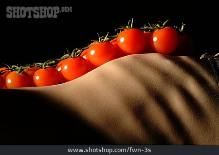 
                Tomate, Haut, Rippen                   