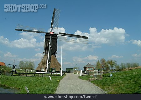 
                Windmühle, Kinderdejk, Niederlande                   