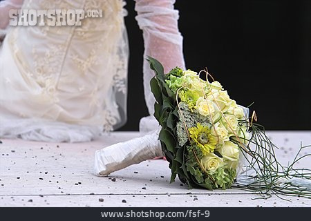 
                Hochzeit, Brautstrauß, Hochzeitskleid                   