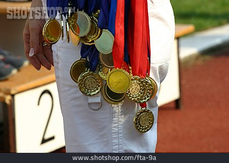 
                Wettbewerb & Konkurrenz, Siegerehrung, Goldmedaillen, Medaillen                   