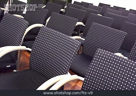 
                Keine Personen, Stuhlreihe, Sitzreihen                   