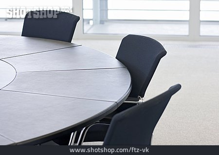 
                Stühle, Runder Tisch, Besprechungsraum                   