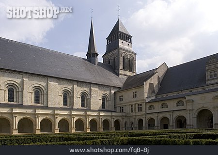 
                Kloster, Klostergarten, Fontevraud                   