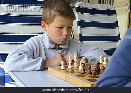 
                Junge, Spielen & Hobby, Schach                   