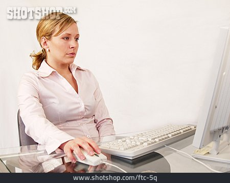 
                Frau, Arbeit & Beruf, Computer                   