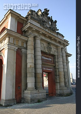 
                Eingang, Potsdam, Filmmuseum                   