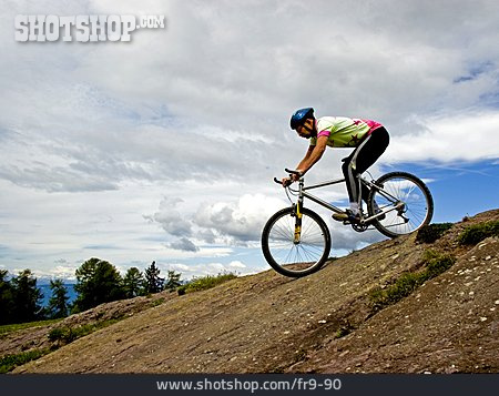 
                Sport & Fitness, Bergab, Radfahrer, Mountainbike                   