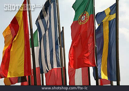 
                Flagge, Fahnenmast, Länderfahnen                   