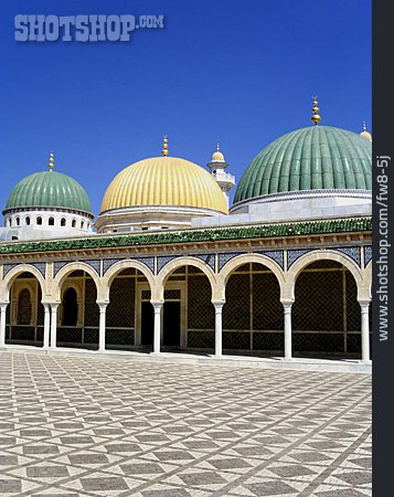
                Moschee, Kuppel, Innenhof                   