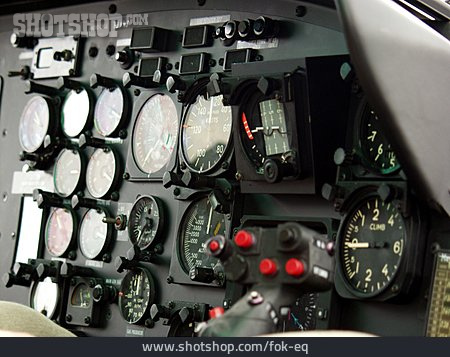 
                Flugzeug, Cockpit                   