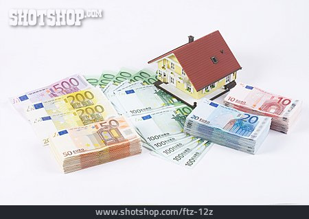 
                Wohnhaus, Geldscheine, Hausbau, Hauskauf                   