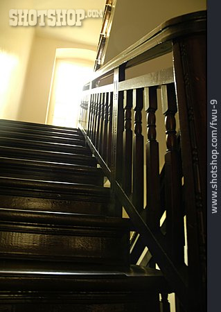 
                Stufen, Treppenhaus                   