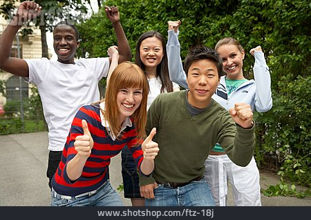 
                Jugendliche, Erfolg & Leistung, Gruppe, Multikulturell                   