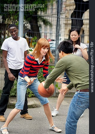 
                Jugendliche, Basketball, Multikulturell                   