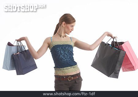 
                Junge Frau, Einkauf & Shopping, Einkaufstüten                   