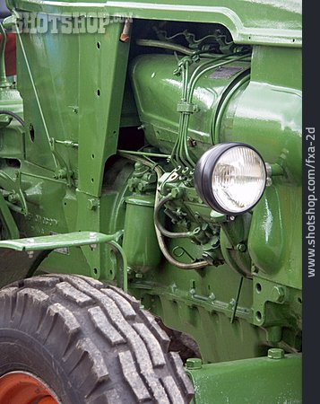 
                Traktor, Historisches Fahrzeug                   