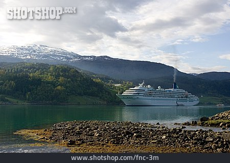 
                Kreuzfahrtschiff, Fjord, Kreuzfahrt                   