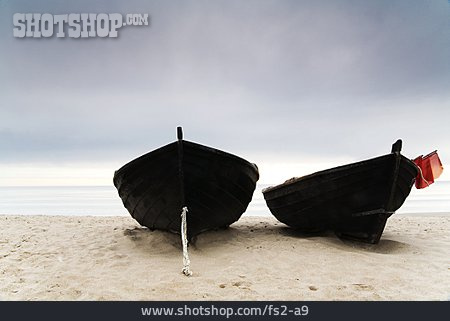 
                Strand, Meer, Fischerboot                   