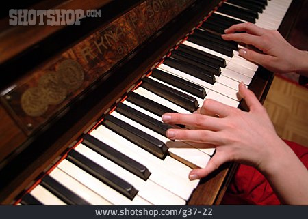 
                Tasten, Hand, Klavierspielen                   